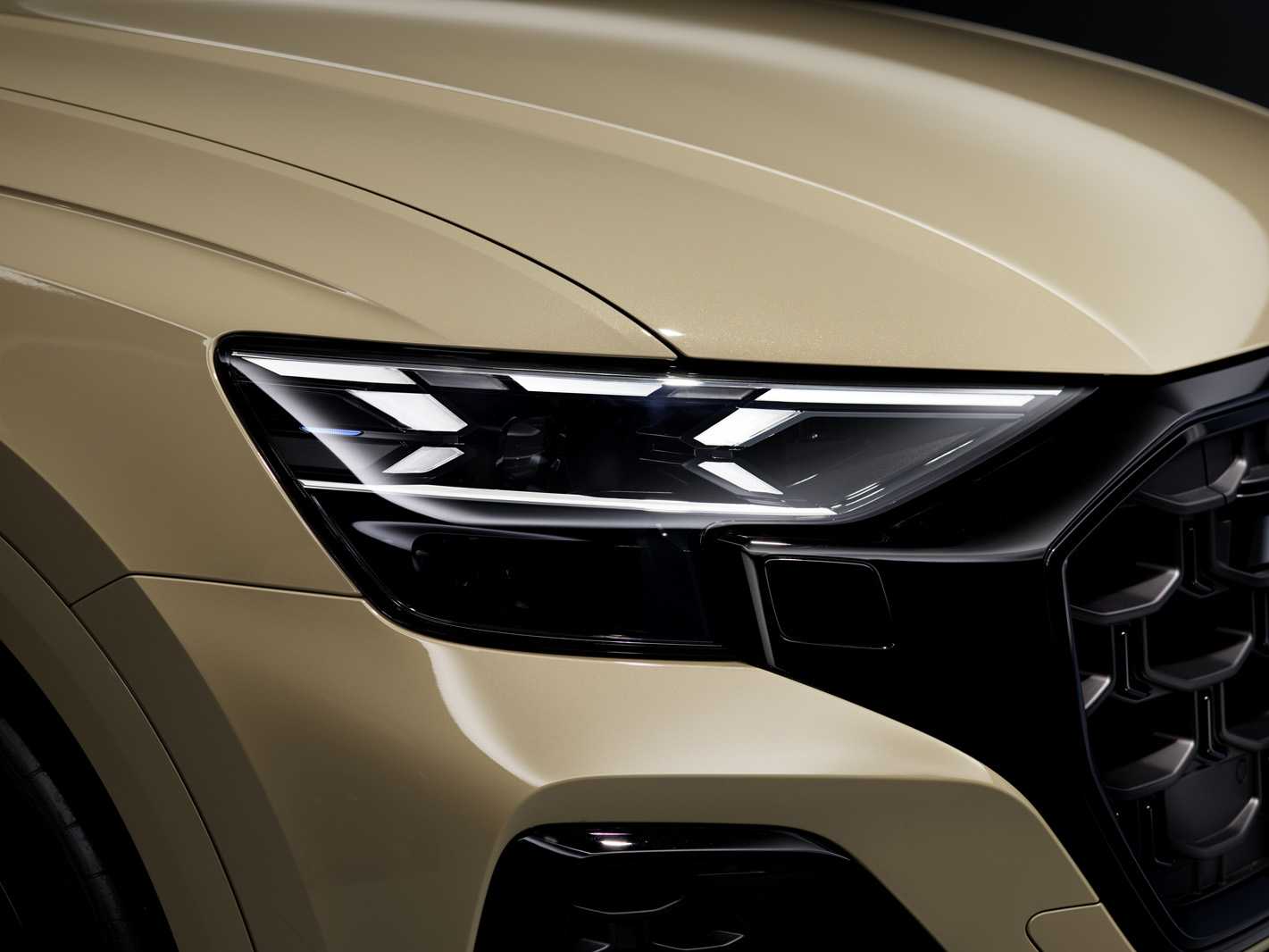 Audi q8 2024: обновлен купеобразный кроссовер вместе с "заряженной" версией sq8