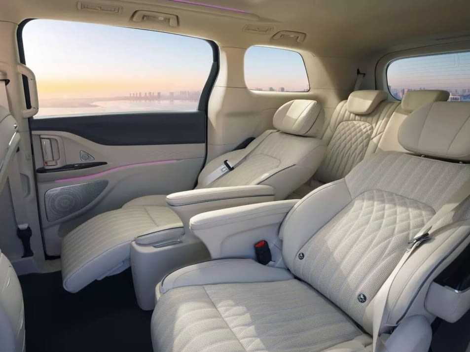 Электрокроссовер Voyah Free 2023 по размерам и форм-фактору является конкурентом Volvo XC90 или Audi Q7 Для России будет доступна самая свежая модификация Voyah Free Long Range, которая в Китае дебютировала только в начале осени