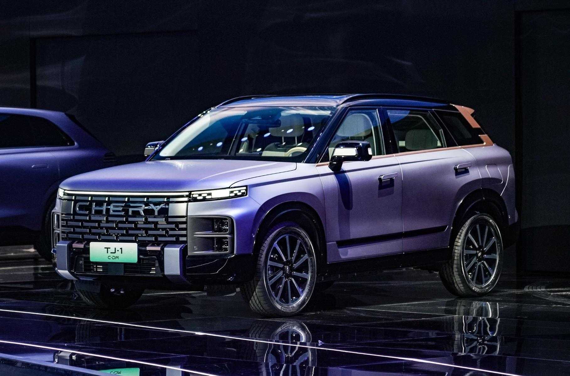 По предварительным данным, в России скоро появится новый суббуренд Chery - Sterra, специально созданная марка для электромобилей Развиваться она будет совместно с Exeed тоже дочерний премиум-бренд Chery