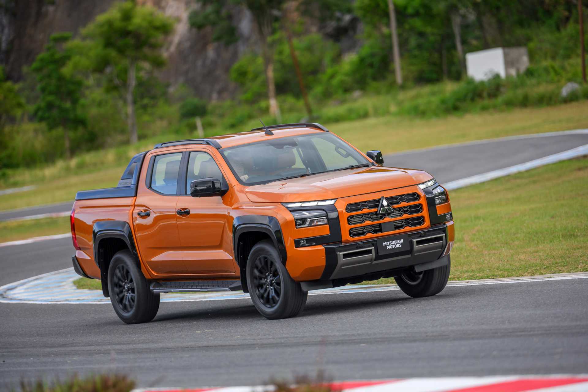 Сми:мировые новости
       mitsubishi l200 2024: премьера нового поколения, фото и все подробности - vesti24.msk.ru | vesti24.msk.ru | свежие новости 

mitsubishi l200 2024: премьера нового поколения, фото и все подробности - vesti24.msk.ru