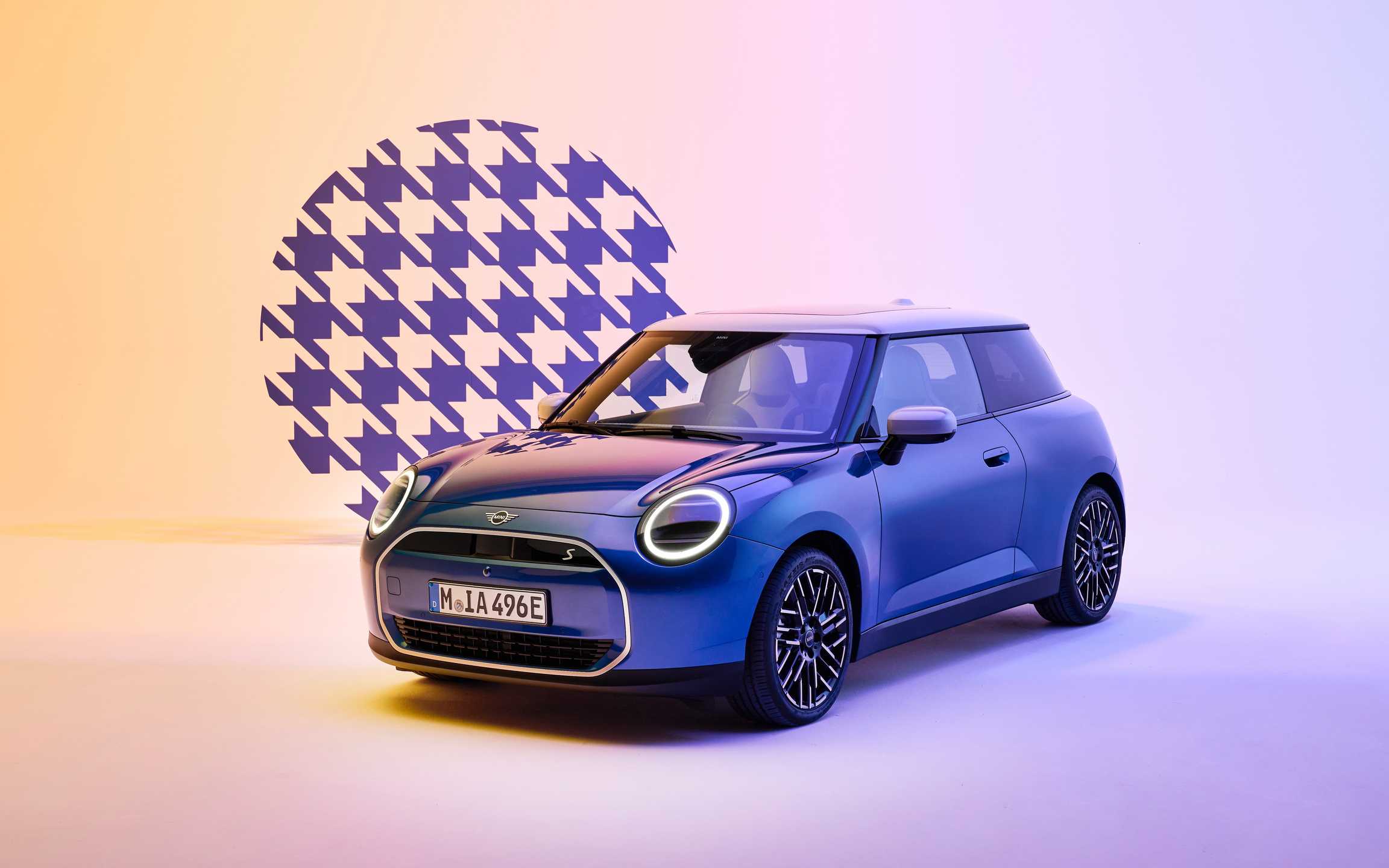 The electric 2023 mini cooper se resolute edition in detail - motoringfile