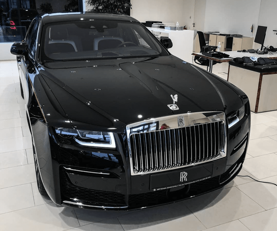 Новый rolls-royce ghost 2021: долгожданная люксовая новинка