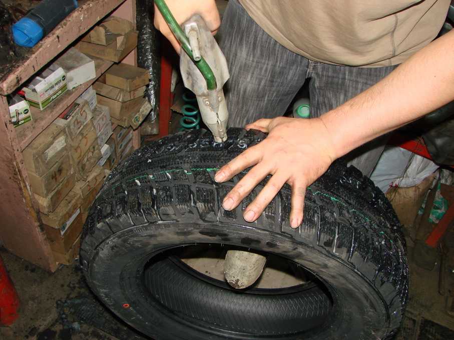 Как вытащить шипы из зимней резины - sbvauto.ru