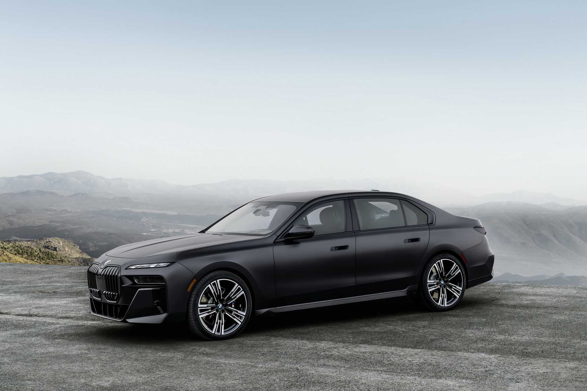 2023 bmw 7 series and i7 first drive review: the technophile's luxury sedans