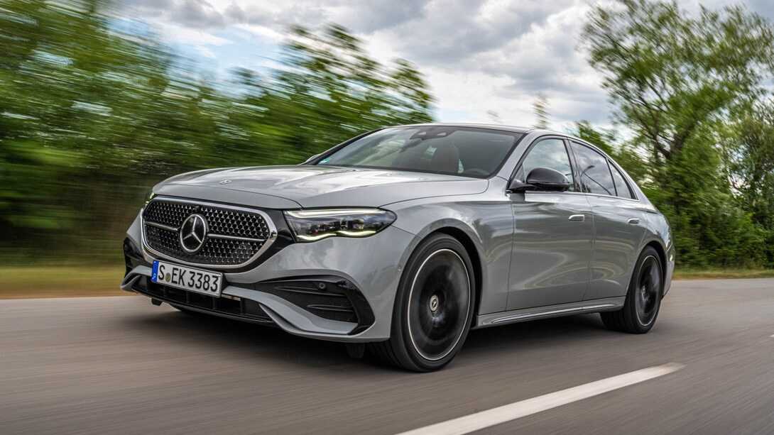 Superscreen вместо hyperscreen: mercedes-benz показал интерьер нового e-class