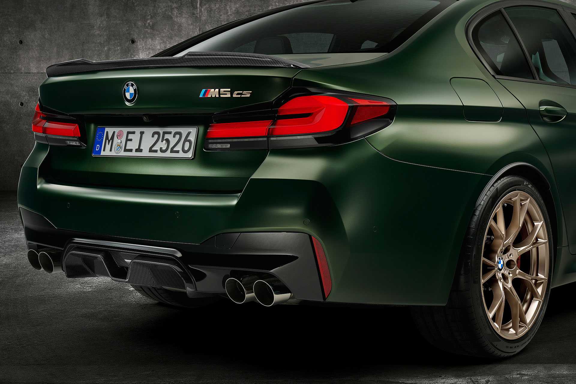 Bmw представил новый m5 competition
