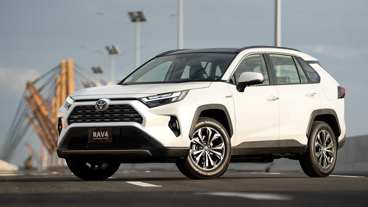 Toyota rav4 2021 — обновление японского бестселлера состоялось. надежность и мощь дешевле 2 млн рублей