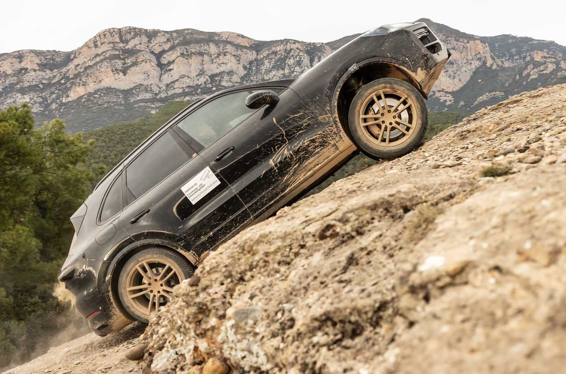 Porsche полностью обновил интерьер cayenne - авто новости