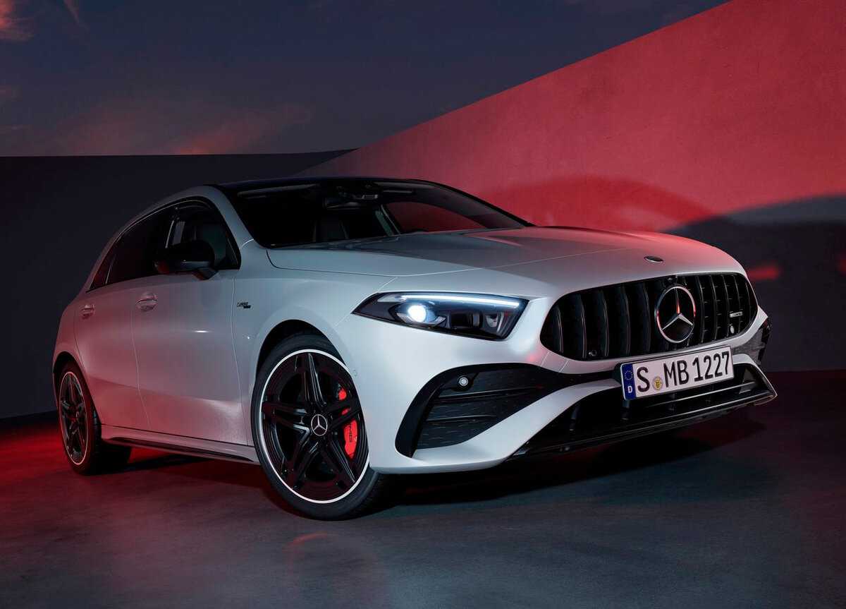 Mercedes-benz представил обновленные a-class и b-class