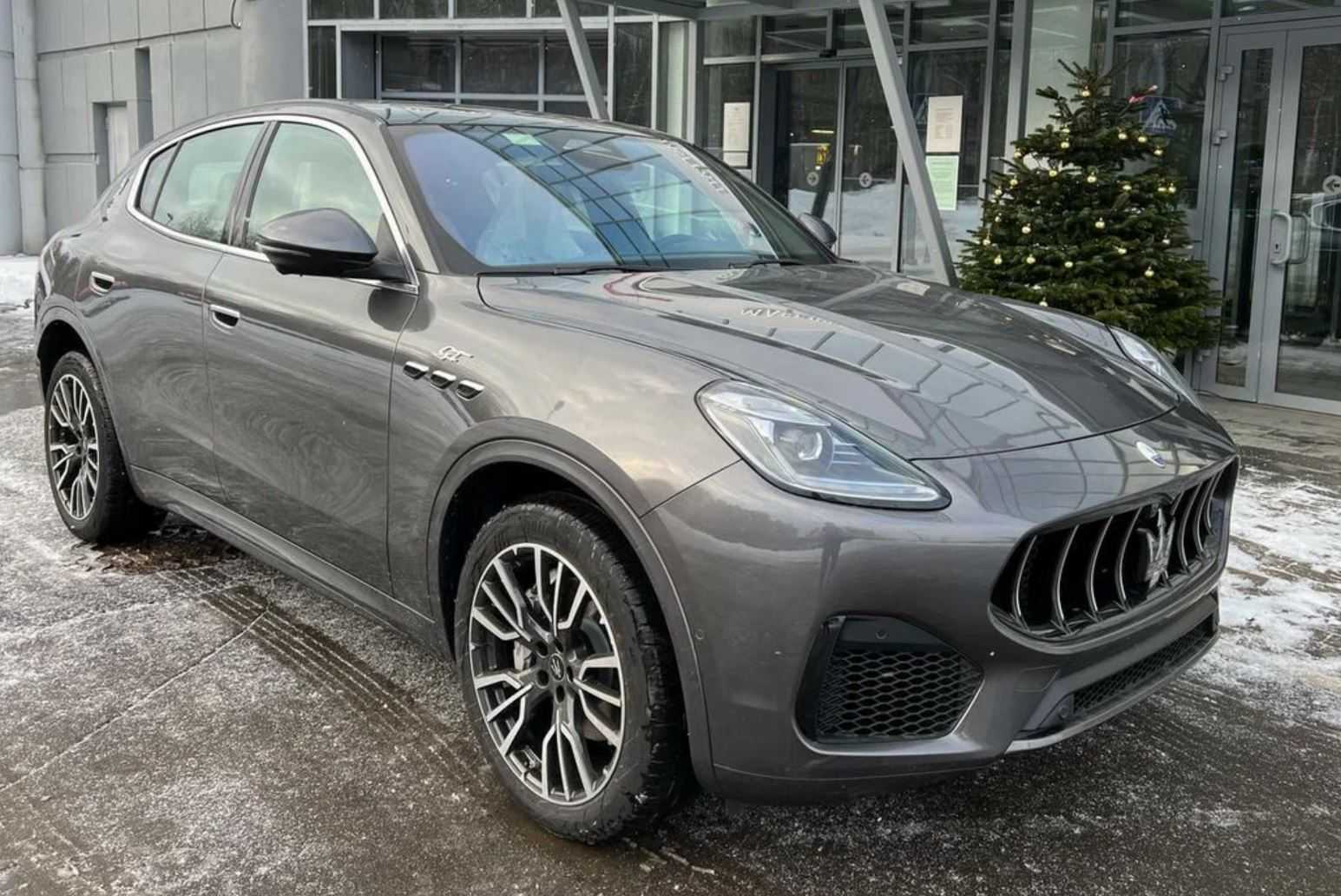 Maserati показала кроссовер grecale с двигателем мощностью до 530 л.с.