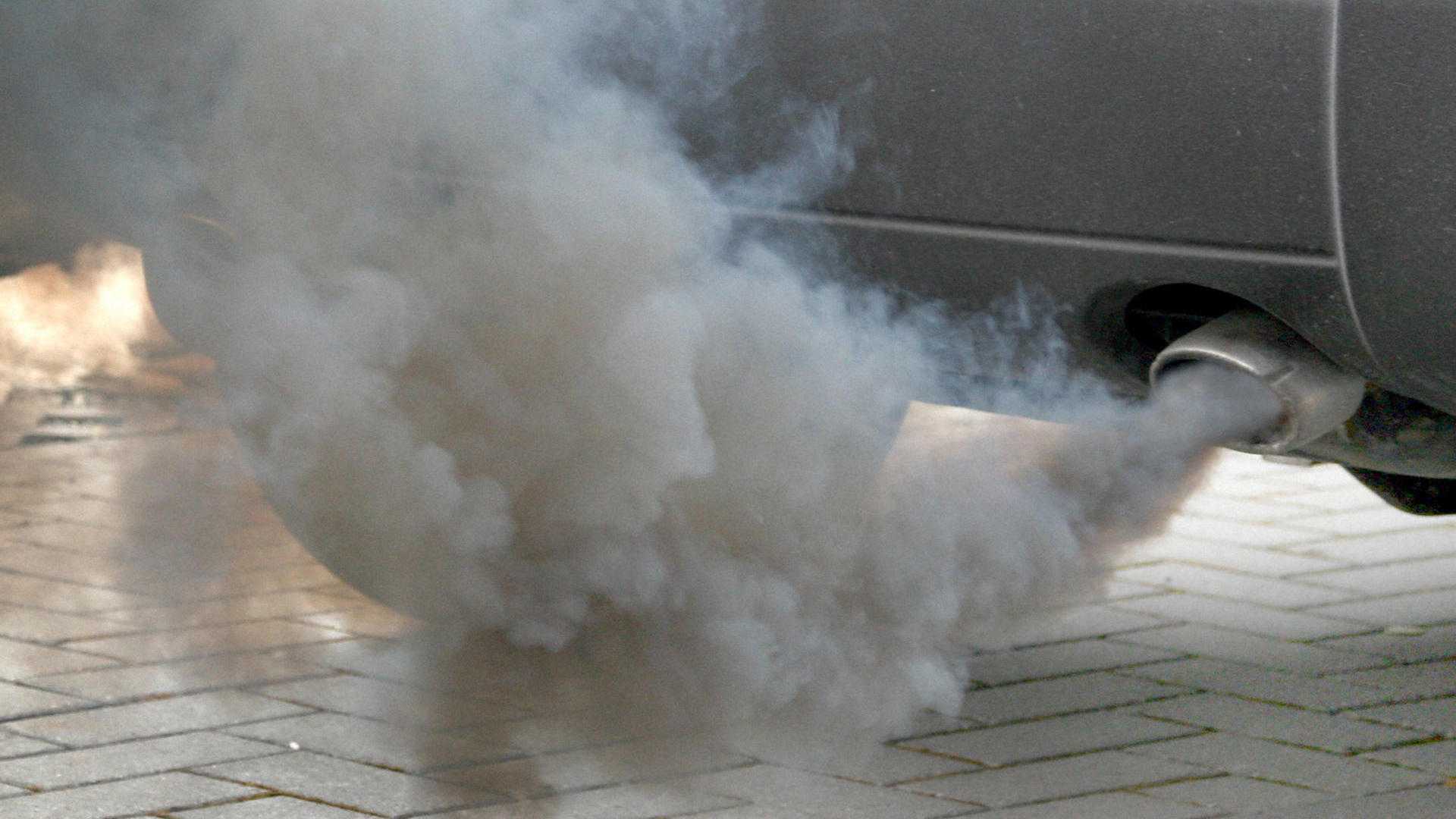 Почему дымит двигатель на ваз