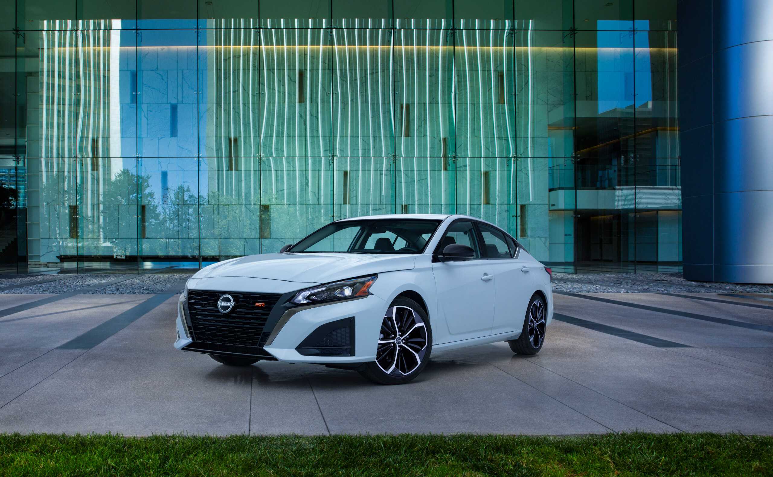 Nissan: поколения, модельный ряд по годам выпуска, история, кузова, фото моделей на carsweek