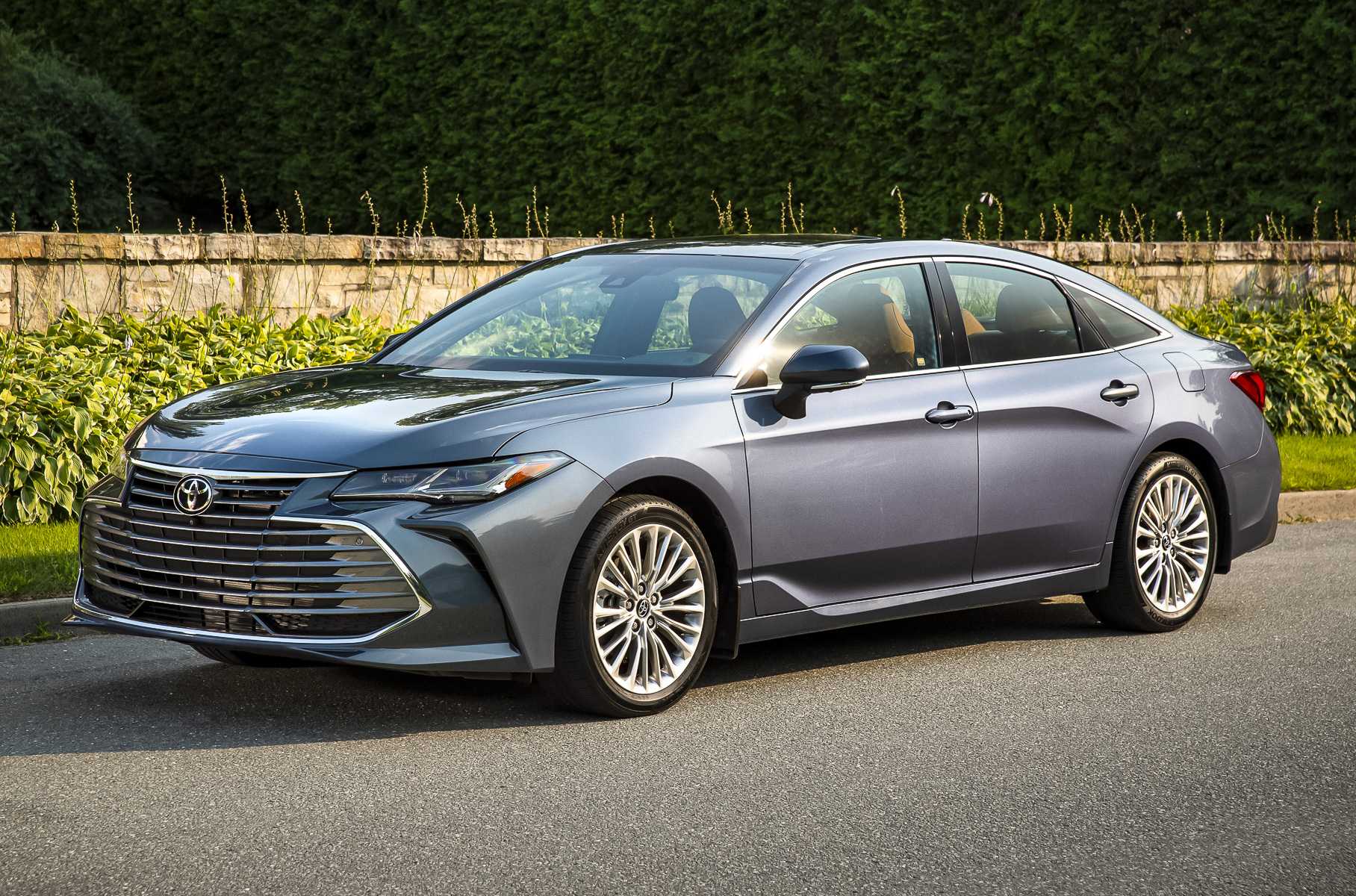 Toyota avalon vs camry; which one is best for you in 2024?