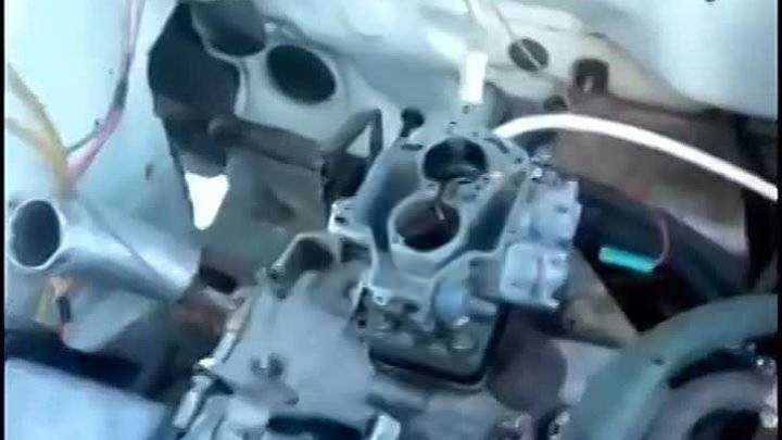 При нажатии на педаль газа машина с инжектором глохнет — в чем причины неполадки