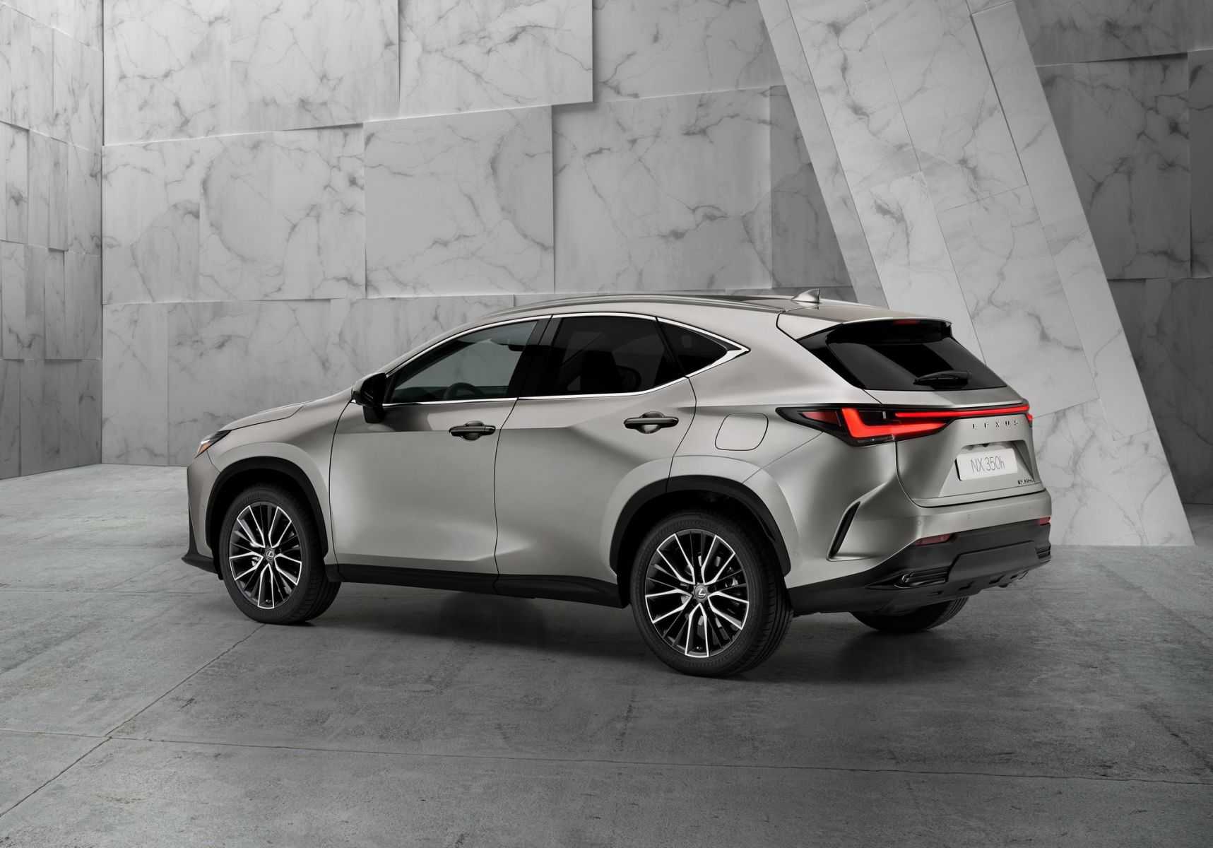 Lexus – история бренда